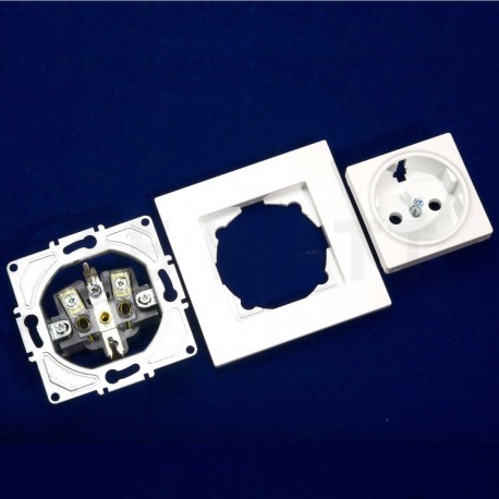 Электрическая одинарная розетка Gunsan Eqona белая, с заземлением (1401100100115 ) - в интернет-магазине