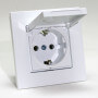 Електрична одинарна розетка з кришкою Gunsan Eqona біла, із заземленням (1401100100117) - недорого